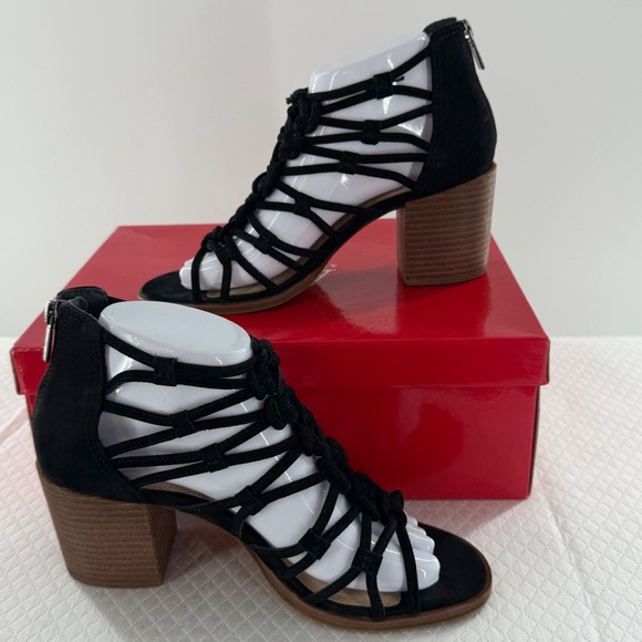 Vince Camuto Cage Karika Black Sandal with Block Heel size 7 women’s - Picture 12 of 16
